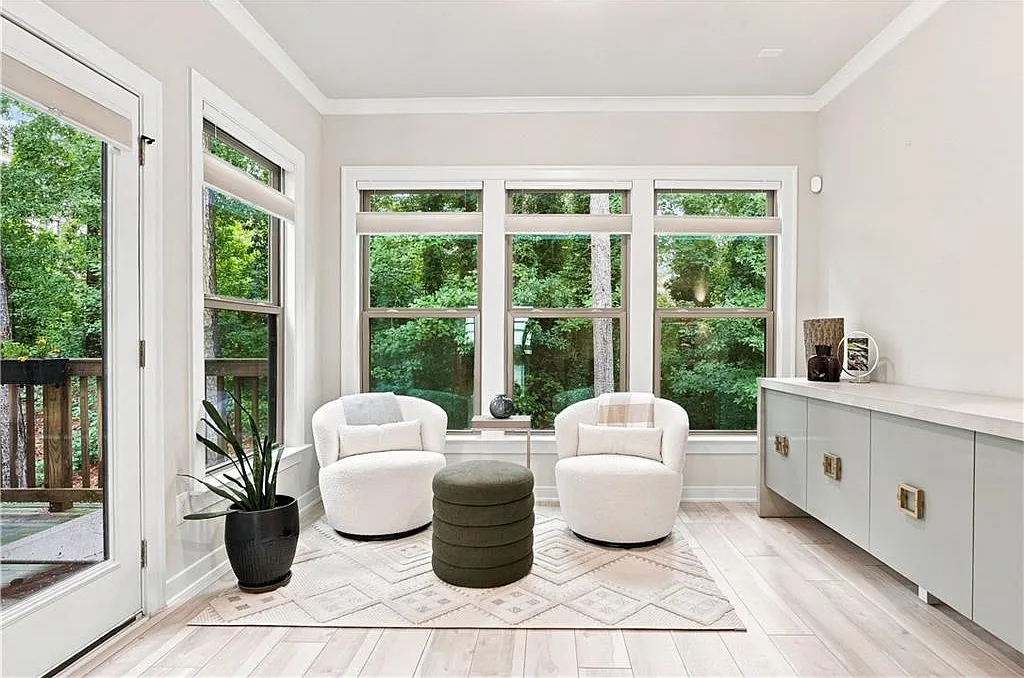 4 bed, 3.5 bath, 2589 sqft, $4,700 — Photo 3