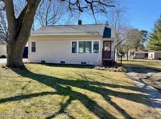 319 N Logan St, Dewitt, MI 48820