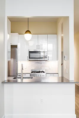 Rented by REAL New York | media 18