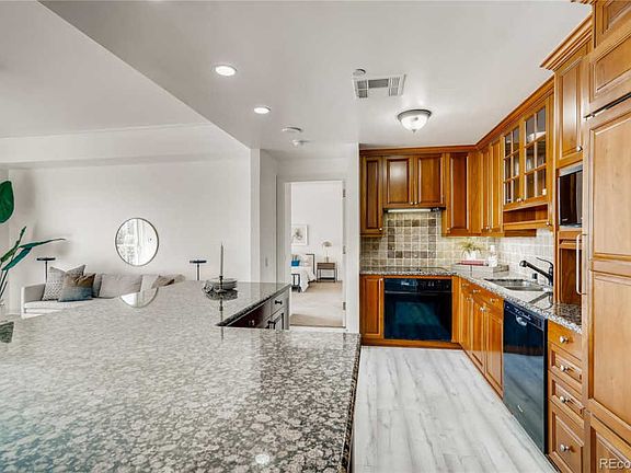 4th image of 400 E 3rd Ave APT 602