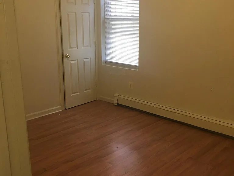 782 Grove St #2 — Photo 4