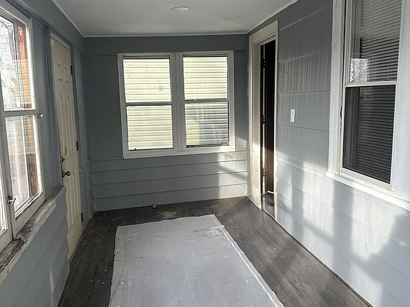2nd image of 12759 Clinton St
