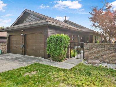 2122 Hammond Pl E, Traverse City, MI, 49686