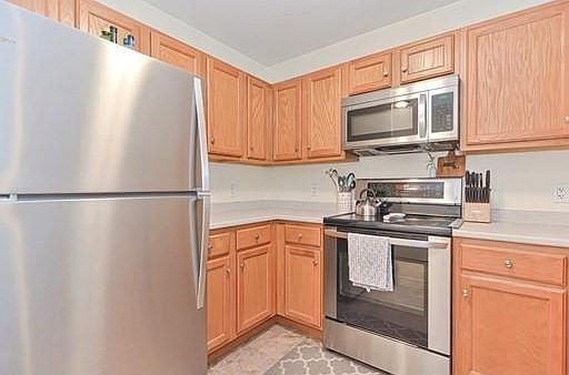 3rd image of 68 Temple St APT 205