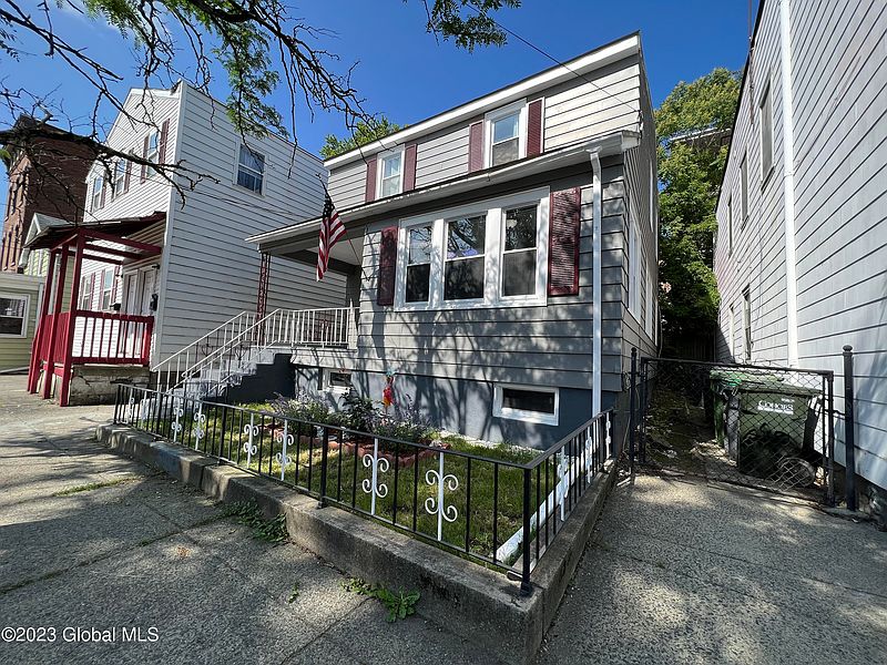 3rd image of 77 Congress Street