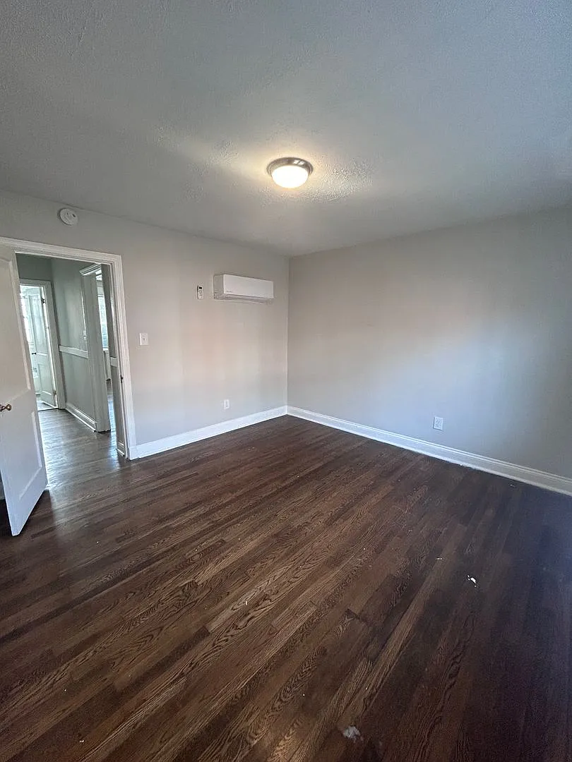 Available Now! | Freshly Updated 1 Bed, 1 Bath — Photo 3