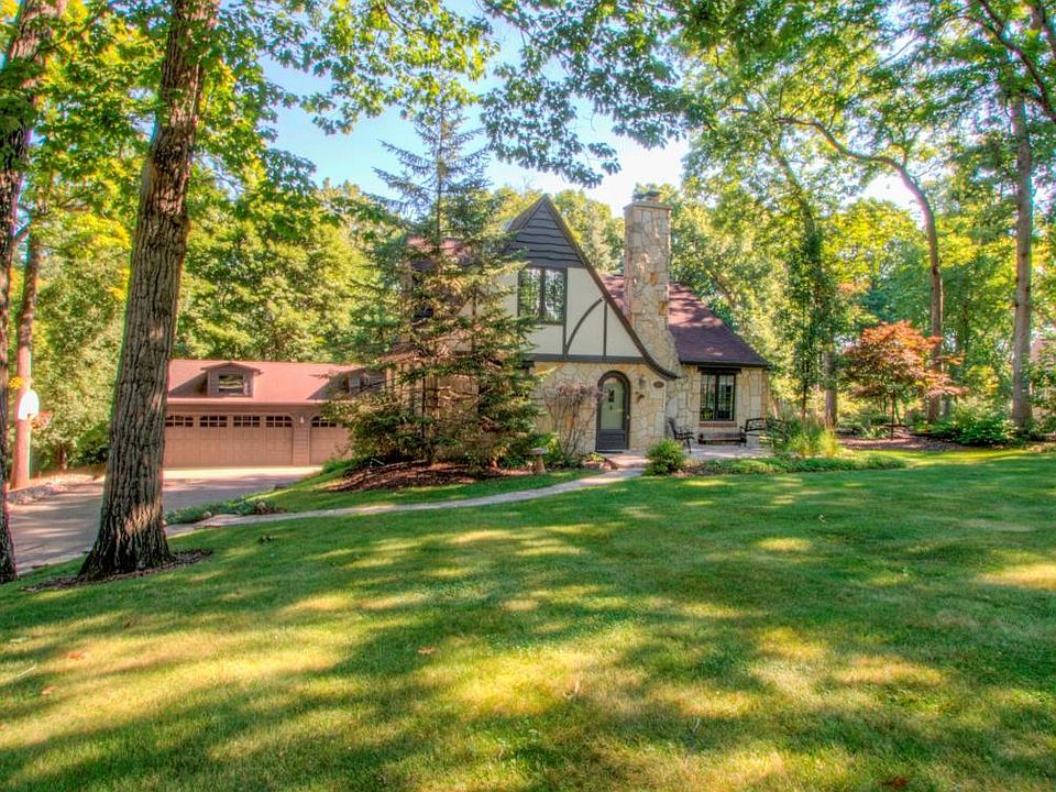 1st image of 398 Hillcrest Dr