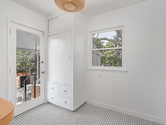 4th image of 505 N Las Casas Ave