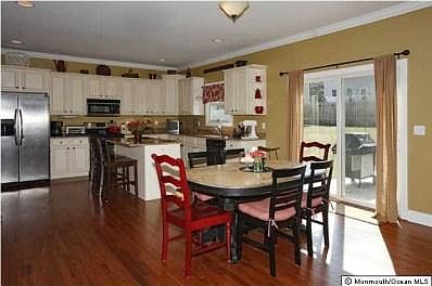 5th image of 49 Middletown Ave