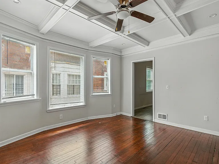 1595 W Grand Blvd — Photo 10