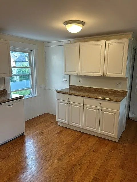3 bed, 1200 sqft, $3,000 — Photo 3