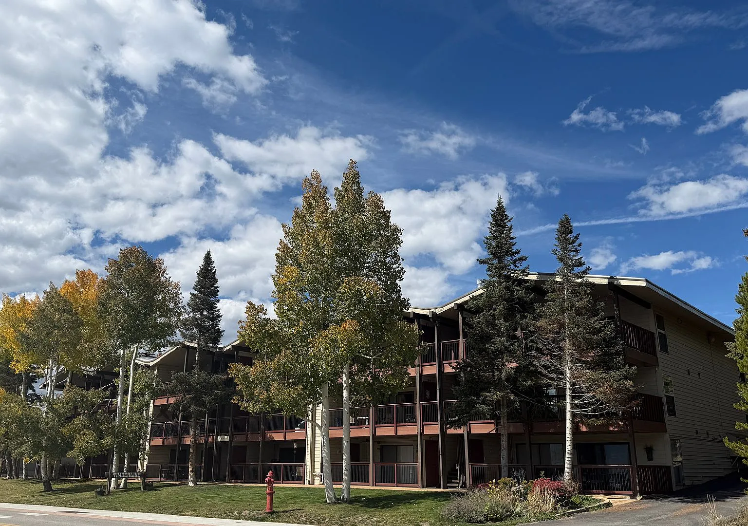 2 Bdr 2 Bath Lake Views Dillon Condo 2026-2027 Winter Utilities Included — Photo 2