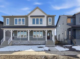 229 N Bridgeport Gate, Chestermere, AB T1X3E2