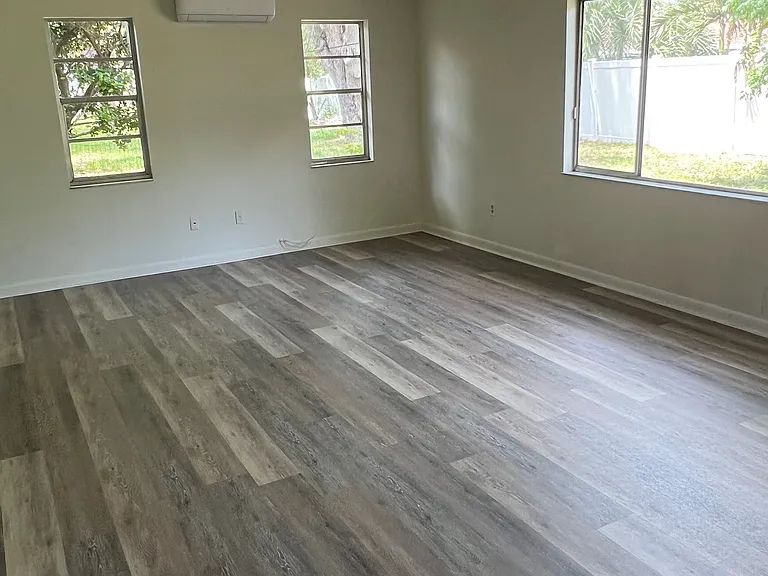 Backroom (Extra living area or additional bedroom)