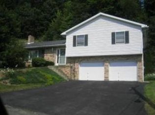 14 Arbutus Ln, Binghamton, NY 13901