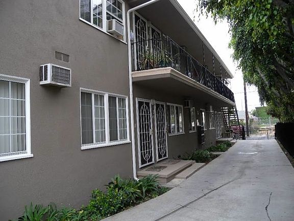 2nd image of 750 Lillian Way APT 2
