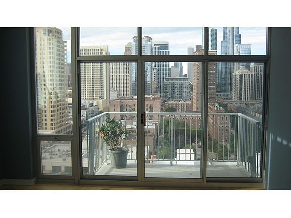 4th image of 1600 S Indiana Ave Unit 1402