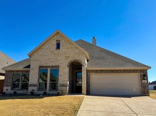 124 Mockingbird Hill Dr, Joshua, TX 76058