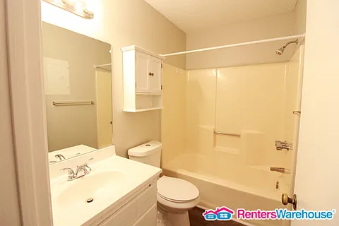 Affordable 2 bedrooms duplex in Canton! — Photo 3