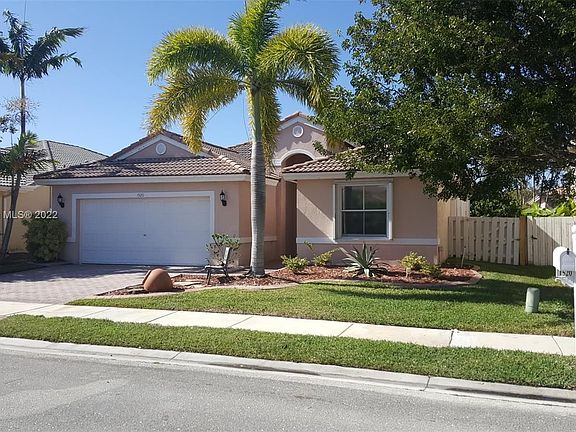 3rd image of 1520 SW 186th Ln #1520