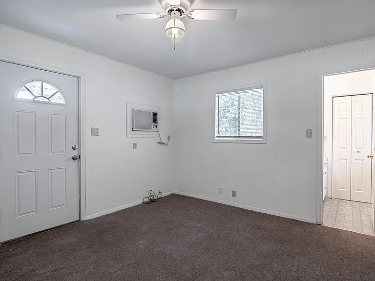 137 Lee Rd — Photo 8