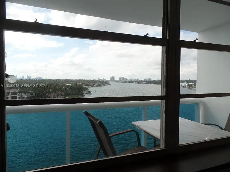 6770 Indian Creek Dr #8F — Photo 2