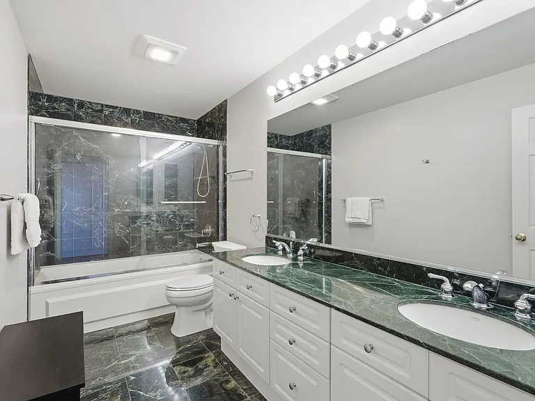 1350 W Fullerton Ave #511 — Photo 11