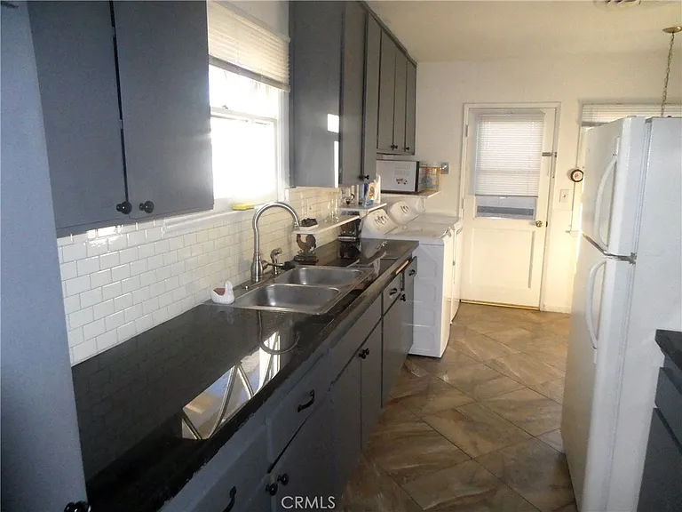 8208 Kentland Ave — Photo 4
