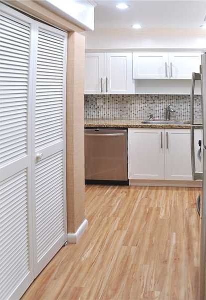2nd image of 1205 Mariposa Ave APT 414
