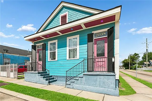 2038 Spain St — Photo 2