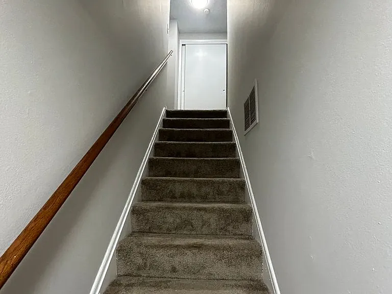 Coventry Court Townhomes — Photo 177