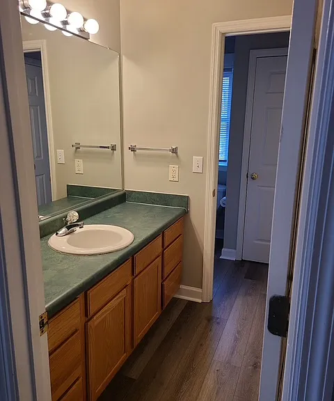 109 Laura Ln #B — Photo 8