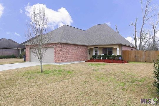 1st image of 39021 Balmoral Dr