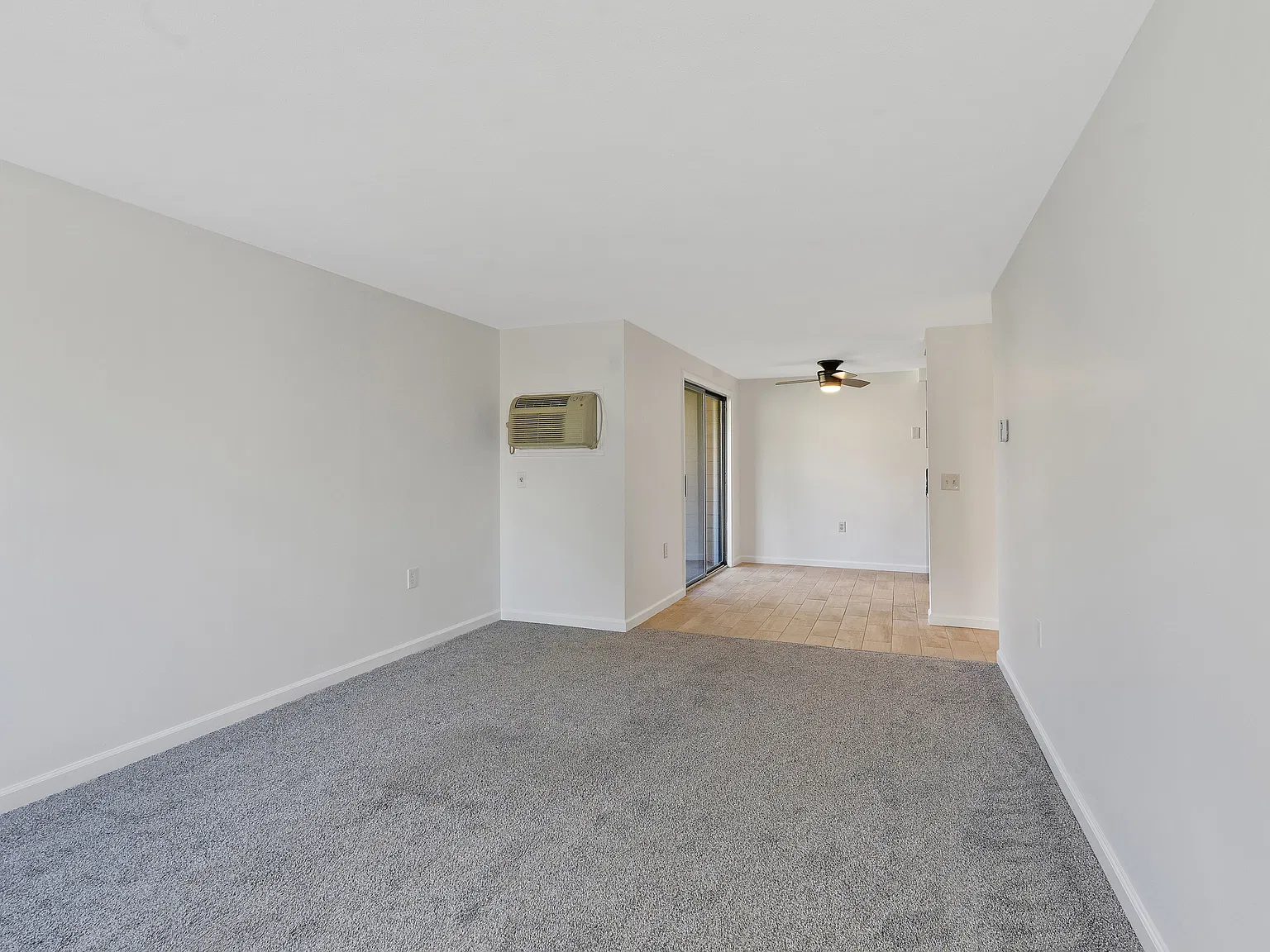 1 bed, 718 sqft, $1,300 — Photo 4