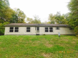 2748 S Hickory Grove Rd, Pekin, IN 47165