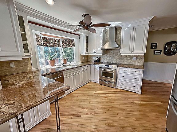 4th image of 5603 109b Ave NW