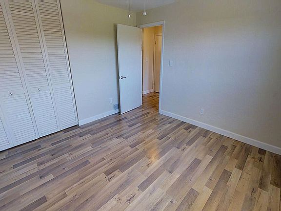 4th image of 3332 S Peninsula Dr