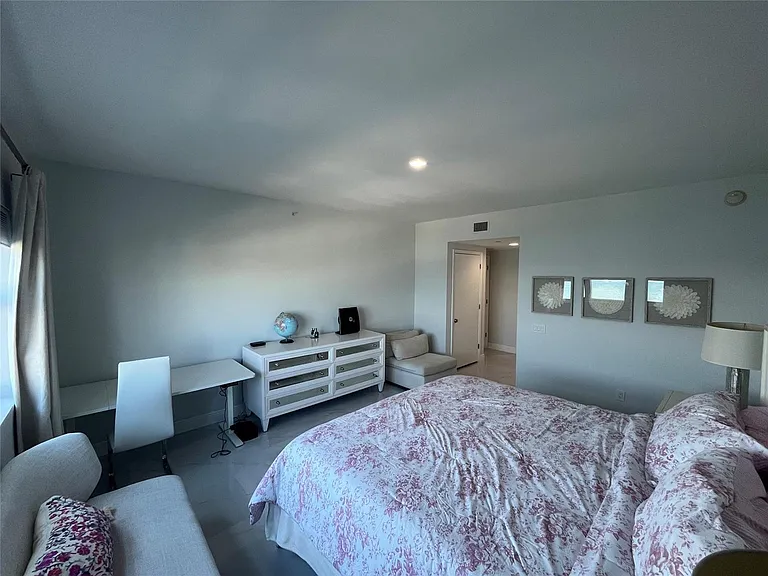 2650 Lake Shore Dr #803 — Photo 27