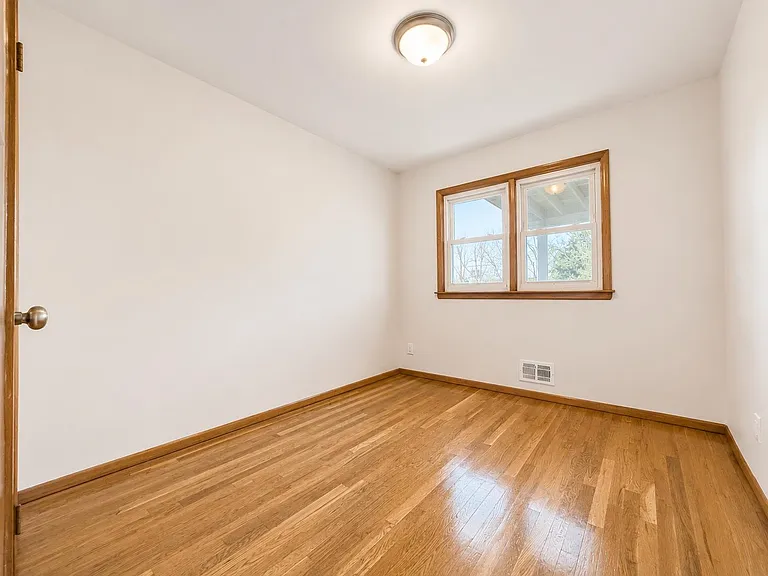 336 Avenue E — Photo 8