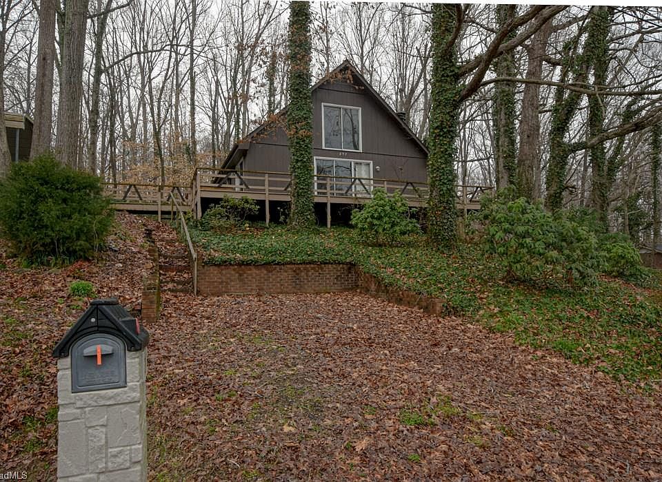 1st image of 297 Chapel Dr