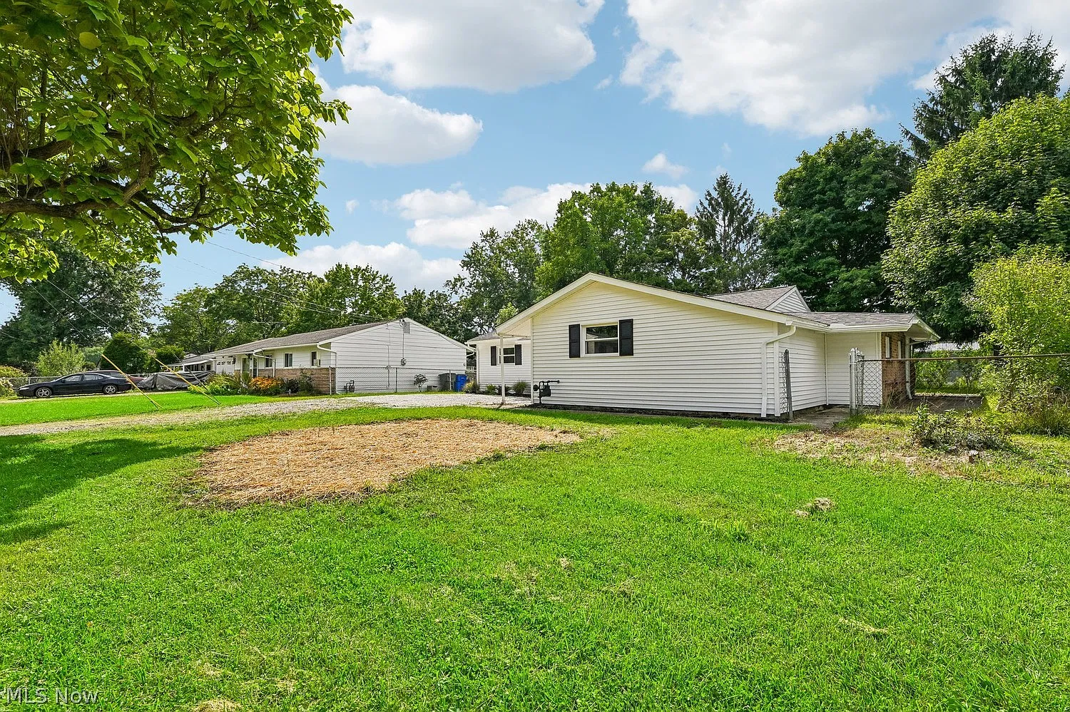 4 bed, 1.5 bath, 1549 sqft, $2,300 — Photo 4