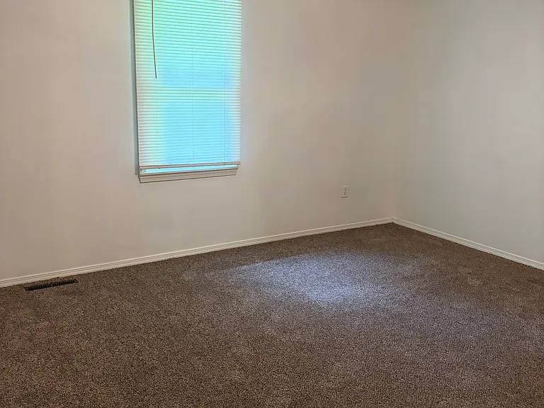 3014 W Hillcrest Cir — Photo 2