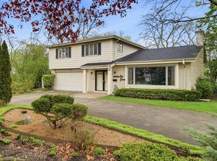 75 Eastwood Dr, Deerfield, IL 60015