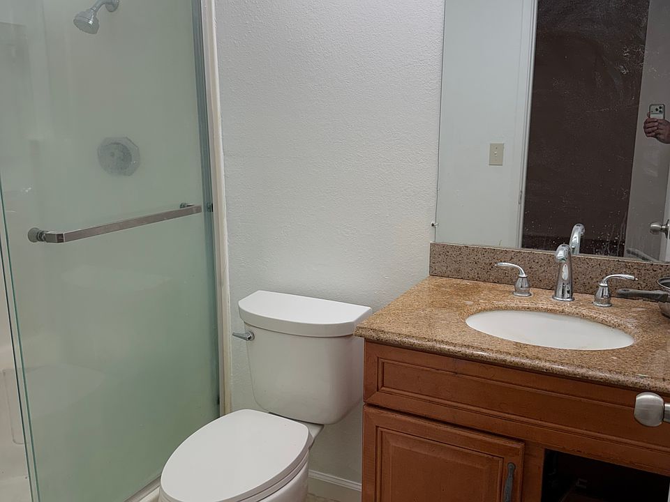 1st image of 274 Helm Ct