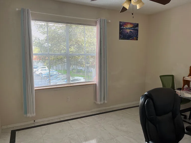 18001 Richmond Place Dr #423 — Photo 11