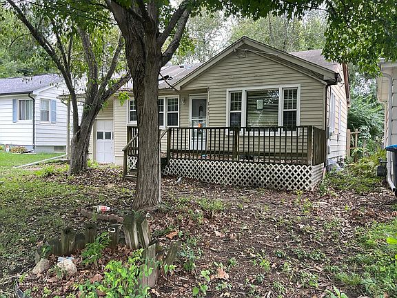 2nd image of 121 Allison St