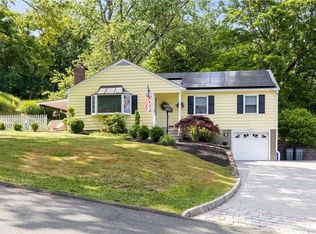 110 Locust Dr, Nyack, NY 10960
