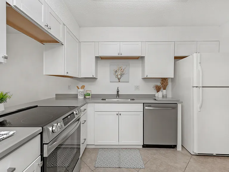 337 Woodham Ct — Photo 4