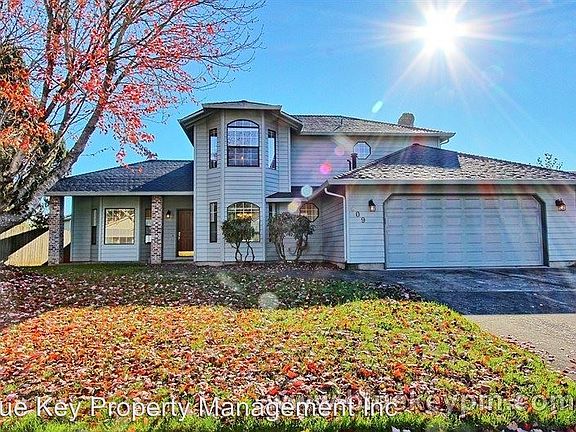2nd image of 809 NE 156th Ave
