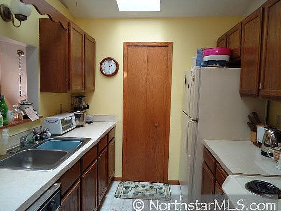 5th image of 2044 Bradley Street